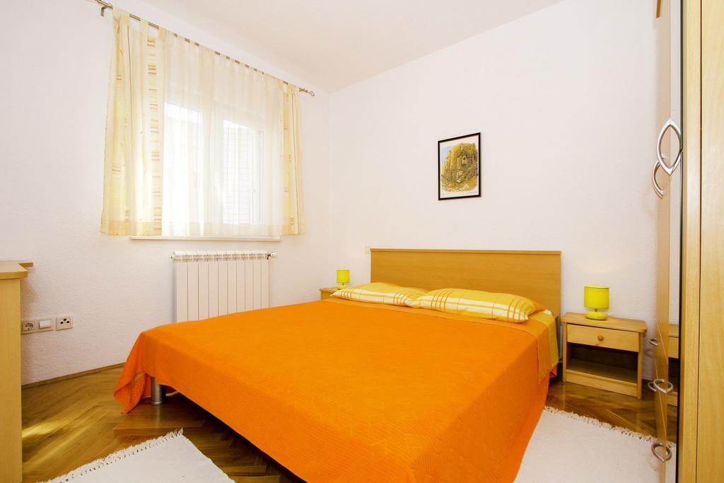 Apartments Zlatka Трогир Стая снимка
