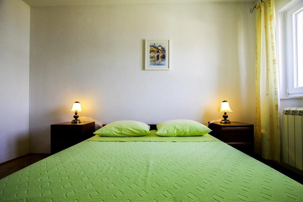 Apartments Zlatka Трогир Стая снимка