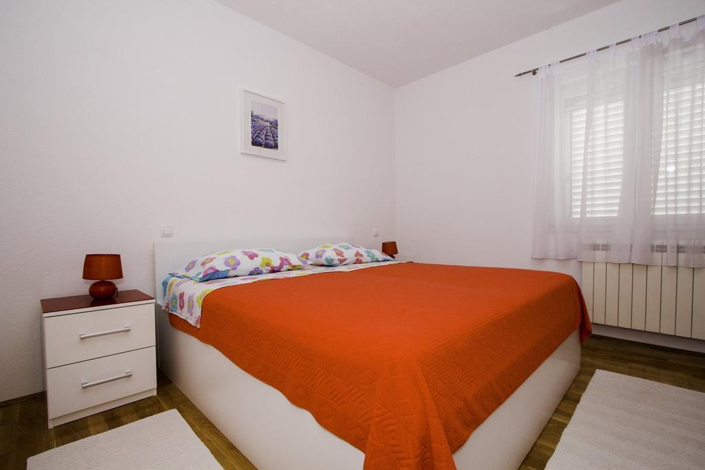 Apartments Zlatka Трогир Стая снимка