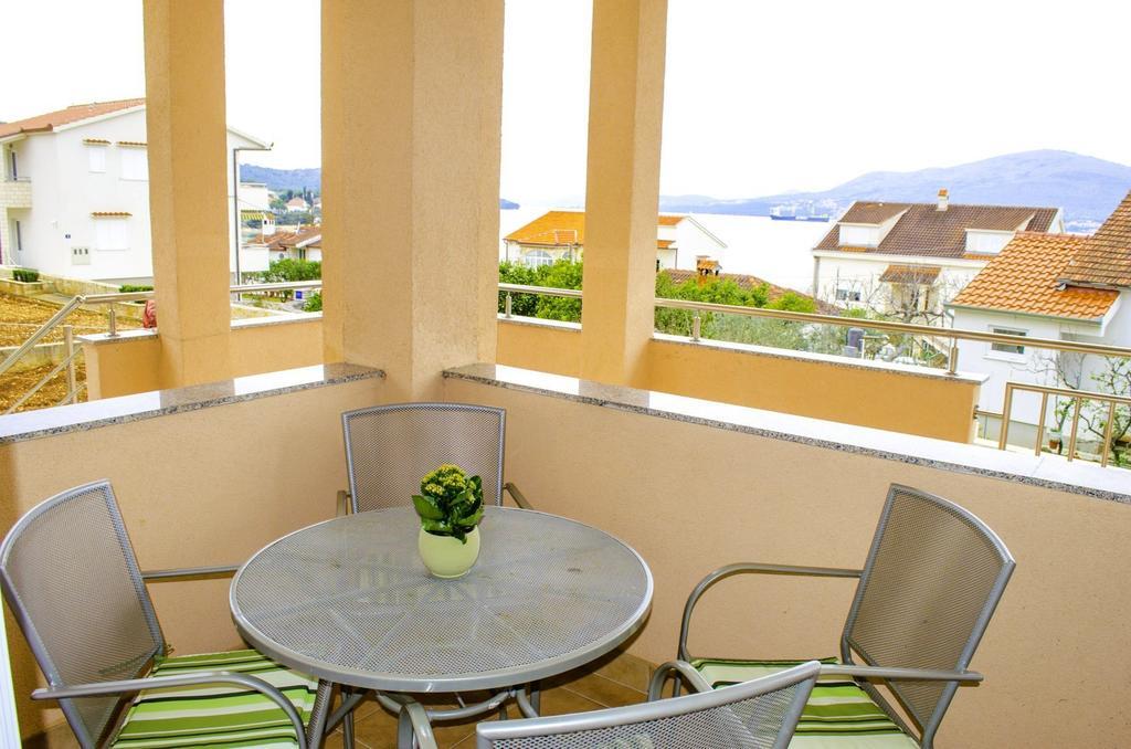 Apartments Zlatka Трогир Стая снимка