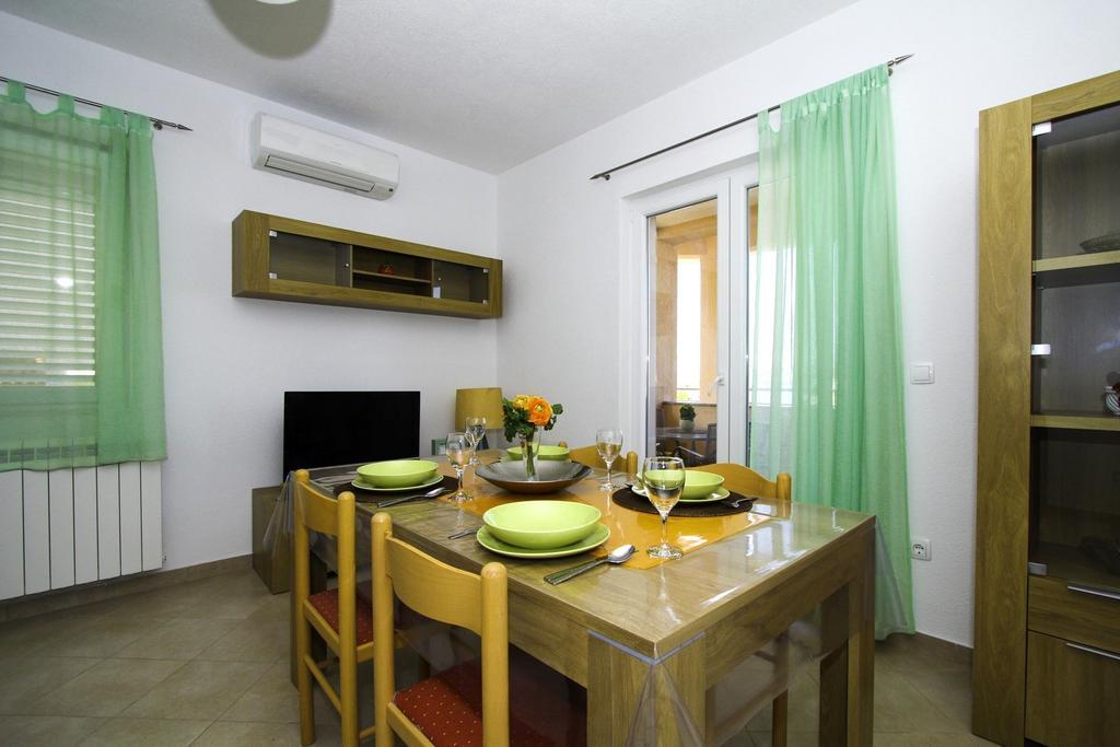 Apartments Zlatka Трогир Стая снимка