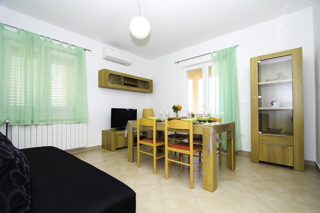 Apartments Zlatka Трогир Стая снимка