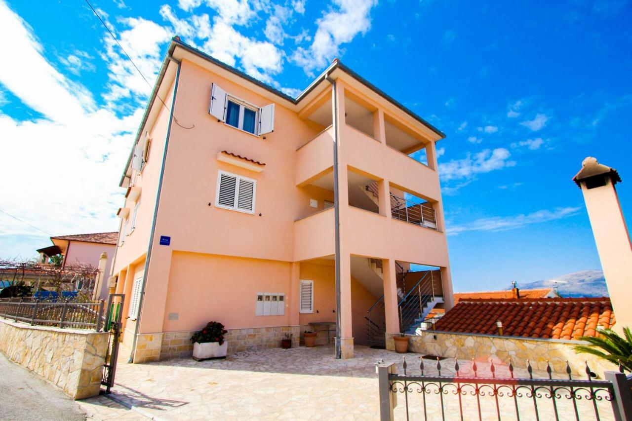 Apartments Zlatka Трогир Екстериор снимка