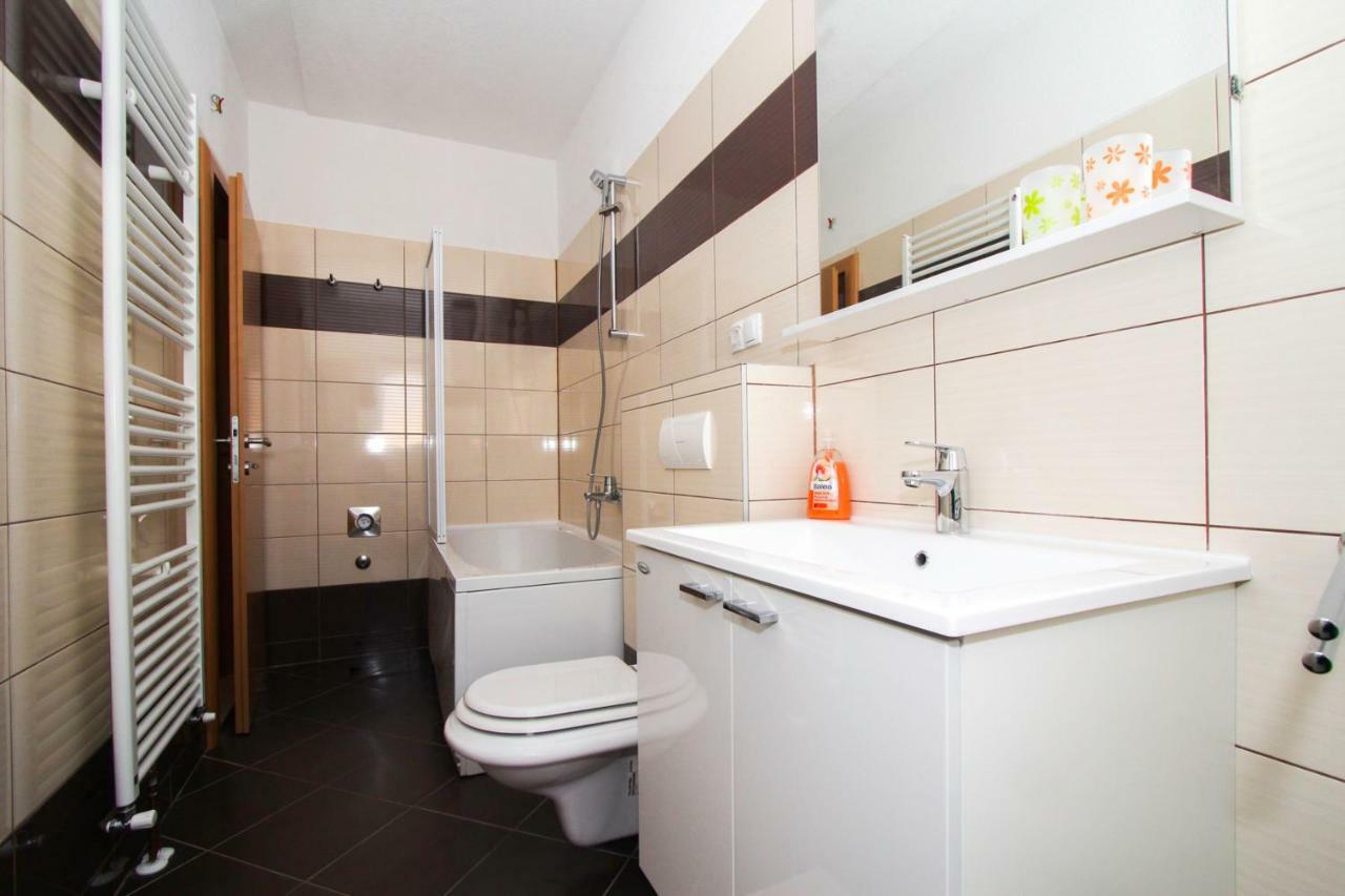 Apartments Zlatka Трогир Екстериор снимка